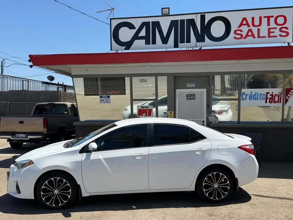 2015 Toyota Corolla 11th Gen - Image 2 of 11