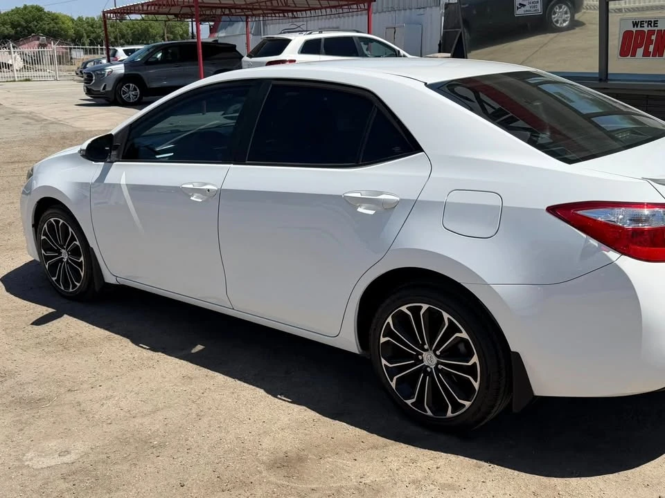 2015 Toyota Corolla 11th Gen - Image 6 of 11