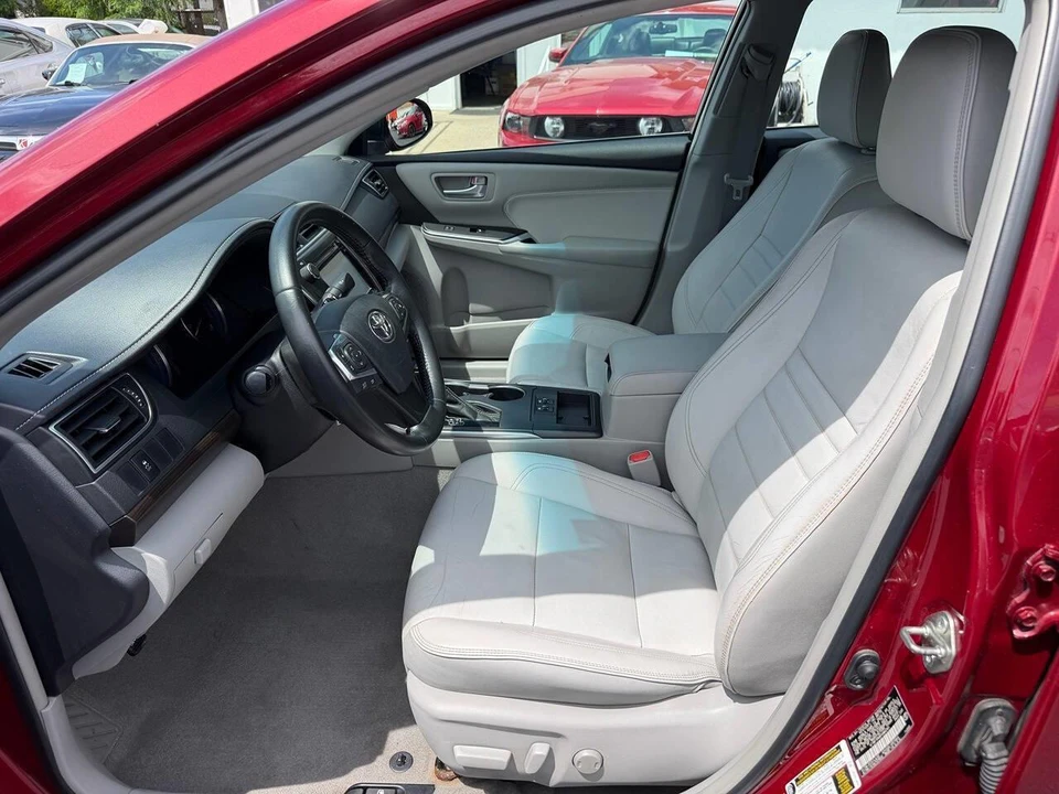 2015 Toyota Camry 7th Gen - Image 4 of 30