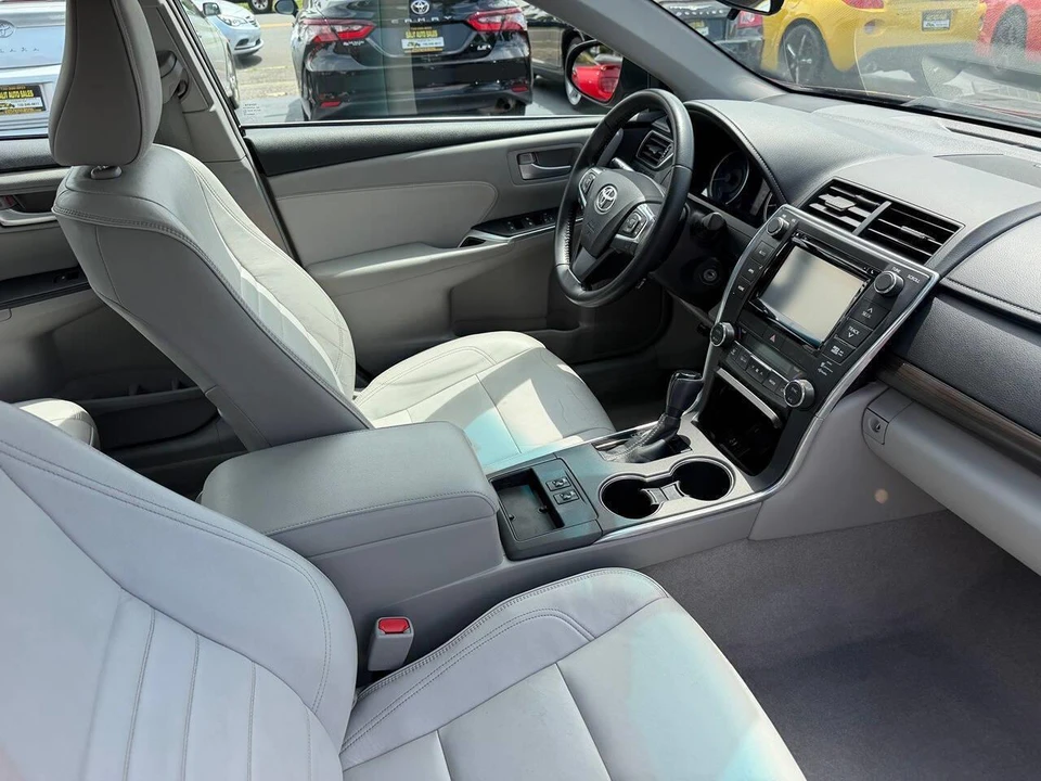 2015 Toyota Camry 7th Gen - Image 20 of 30