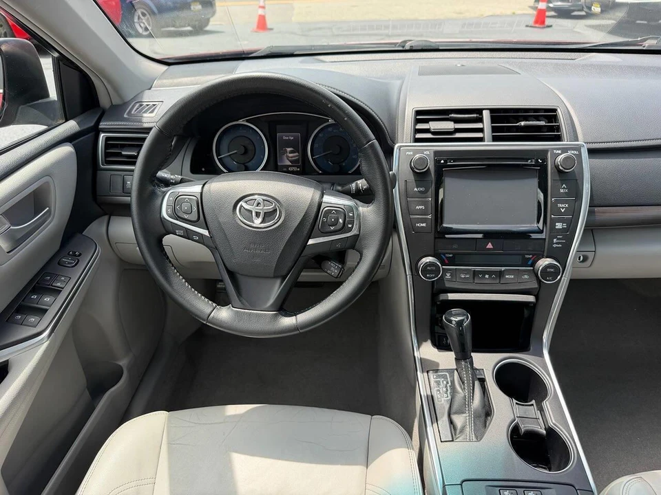 2015 Toyota Camry 7th Gen - Image 17 of 30