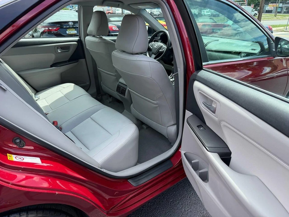2015 Toyota Camry 7th Gen - Image 21 of 30