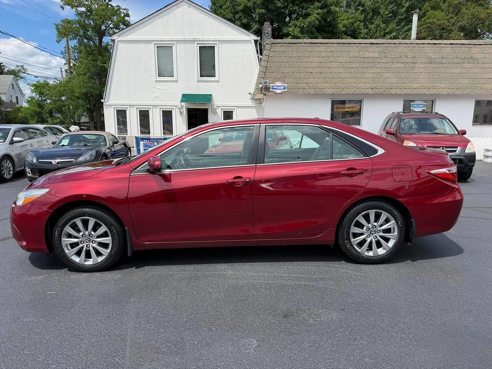 2015 Toyota Camry 7th Gen - Image 25 of 30