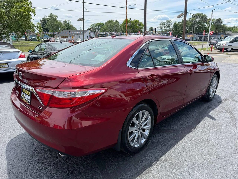 2015 Toyota Camry 7th Gen - Image 27 of 30