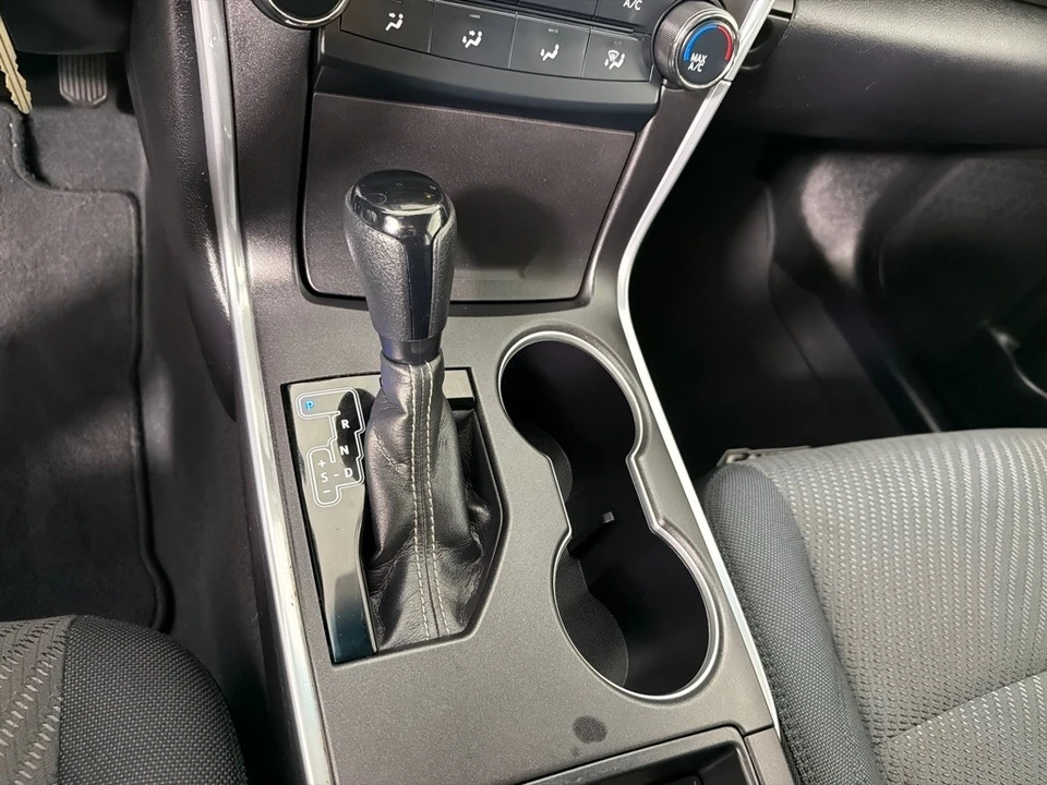 2015 Toyota Camry 7th Gen - Image 17 of 21