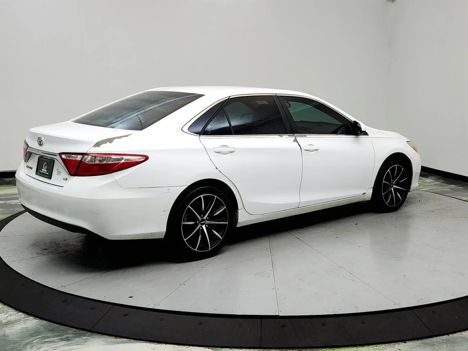 2015 Toyota Camry 7th Gen - Image 5 of 12