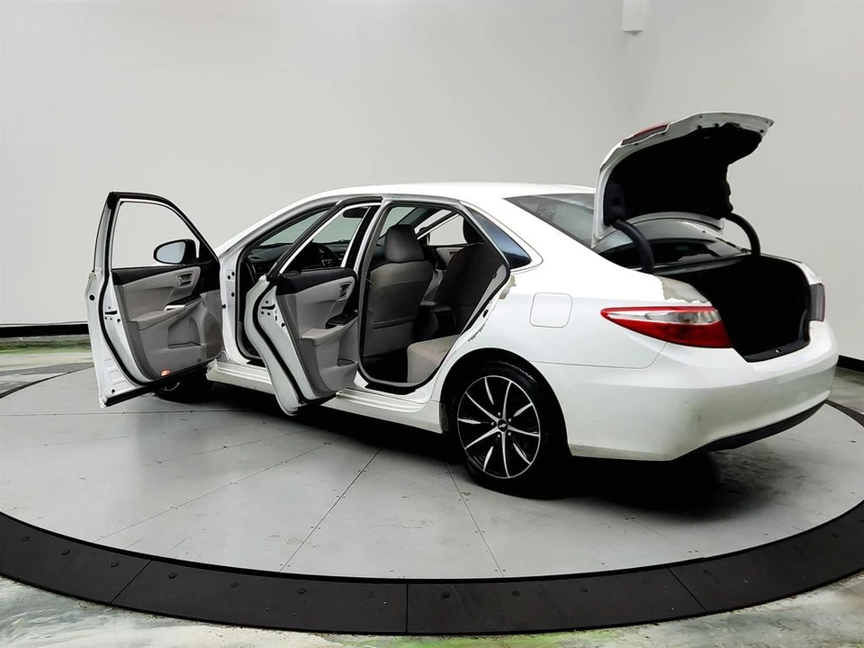 2015 Toyota Camry 7th Gen - Image 12 of 12