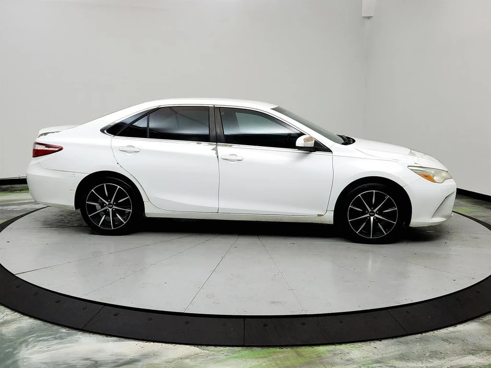 2015 Toyota Camry 7th Gen - Image 4 of 12