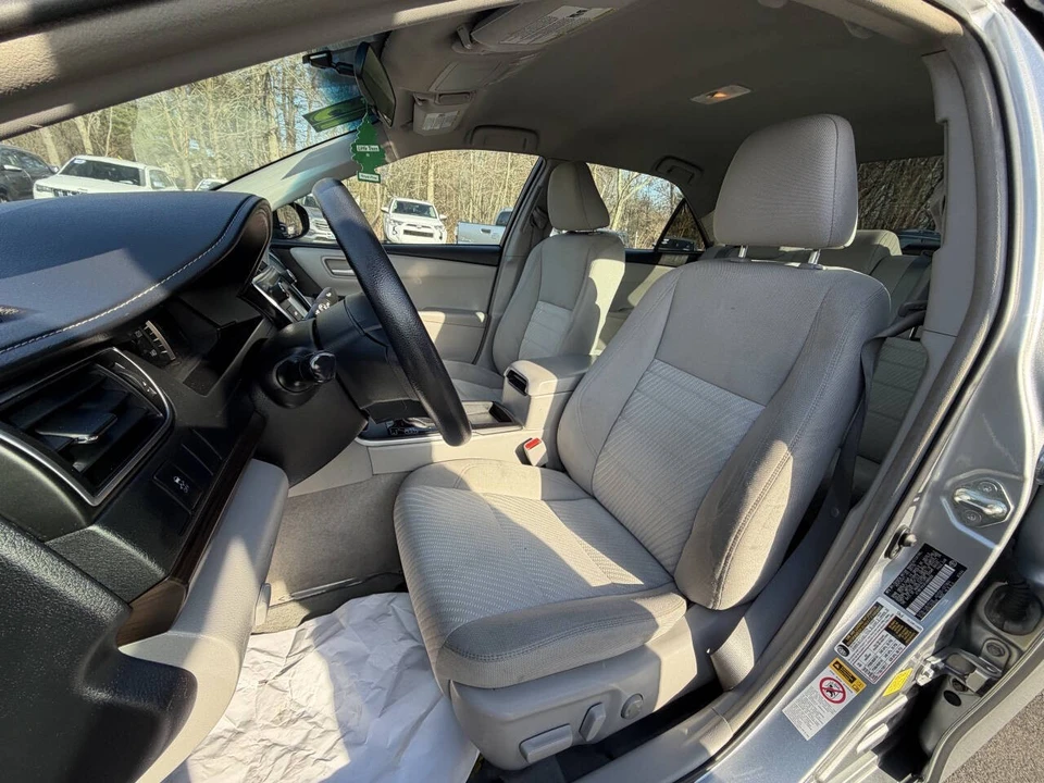 2015 Toyota Camry 7th Gen - Image 15 of 21