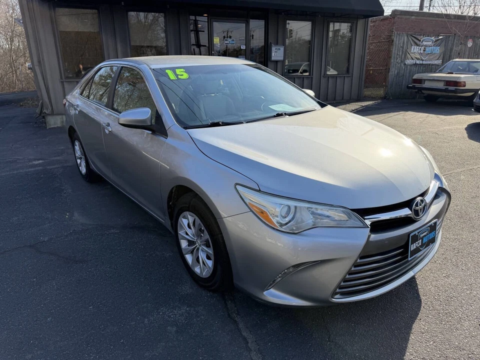 2015 Toyota Camry 7th Gen - Image 14 of 21