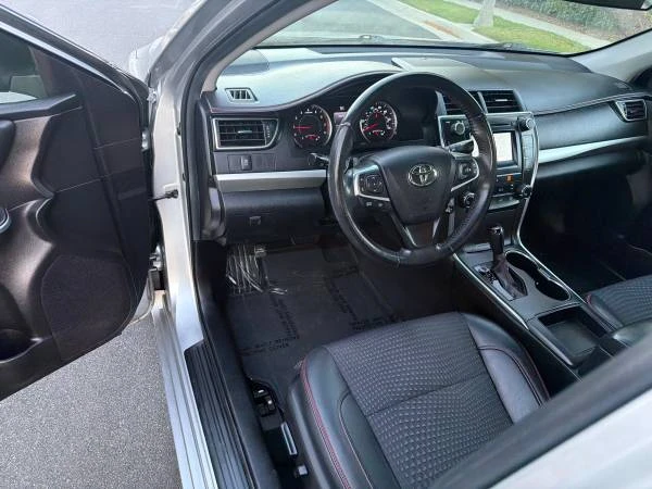 2015 Toyota Camry 7th Gen - Image 12 of 31