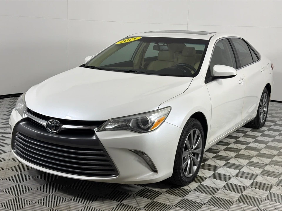 2015 Toyota Camry 7th Gen - Image 10 of 12