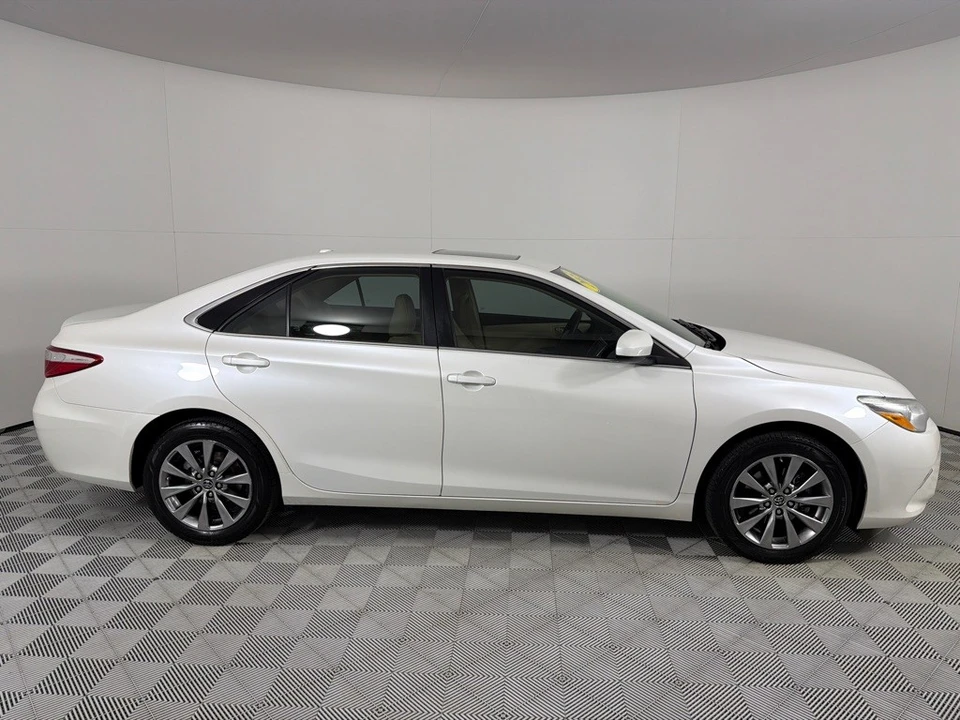 2015 Toyota Camry 7th Gen - Image 4 of 12