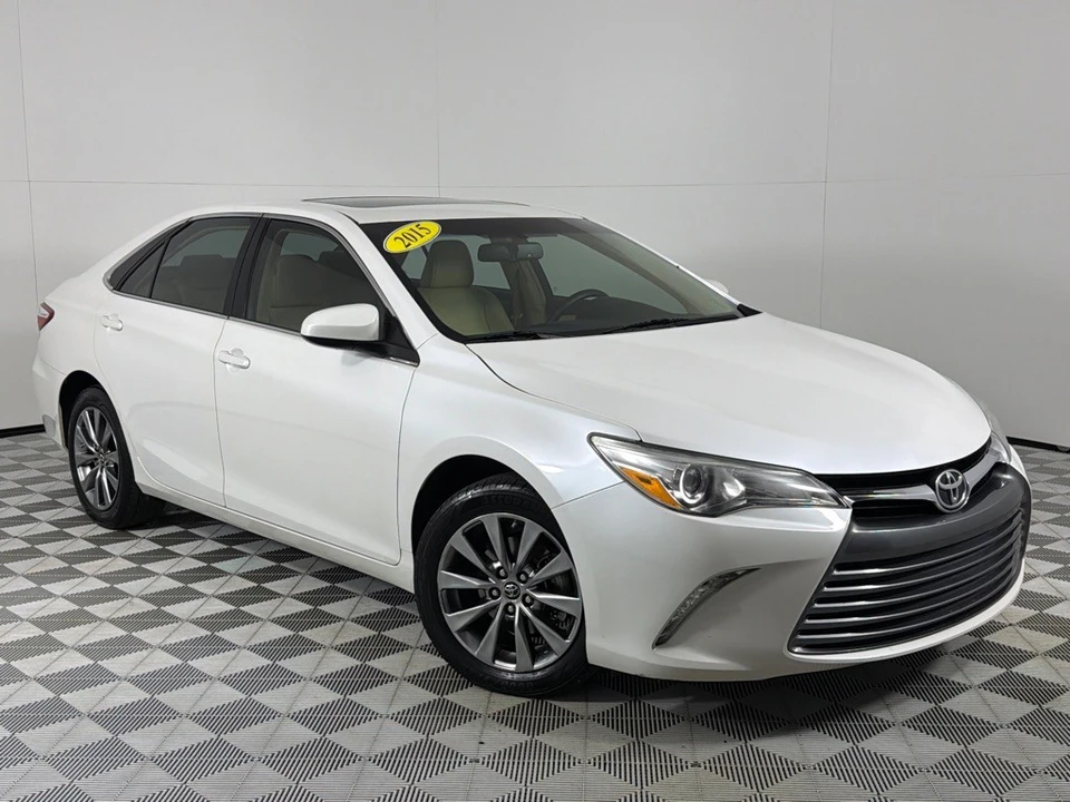 2015 Toyota Camry 7th Gen - Image 2 of 12
