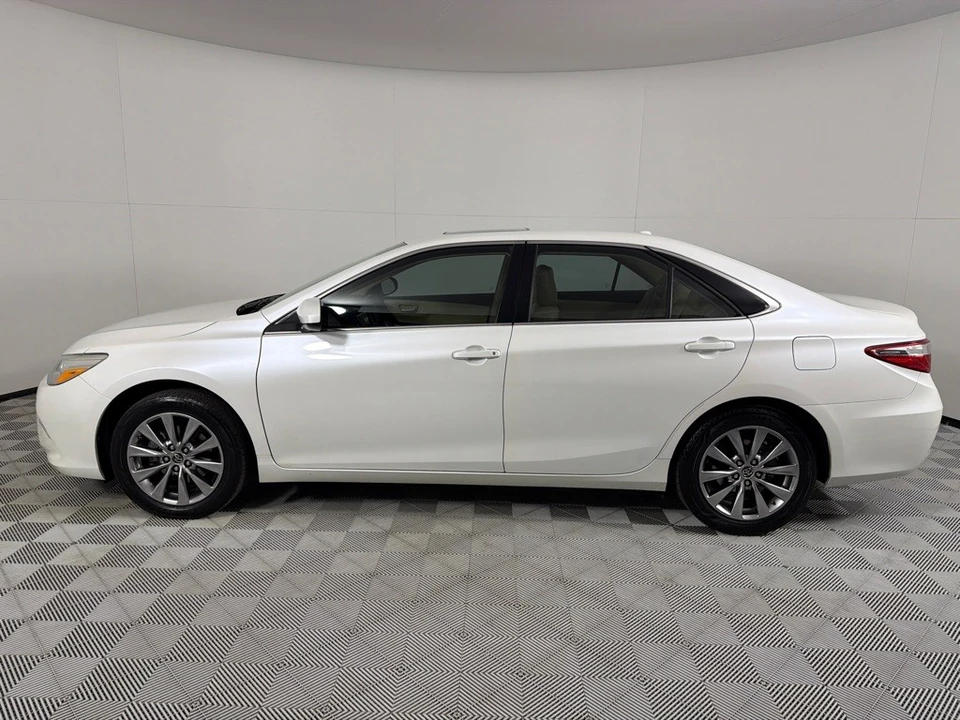 2015 Toyota Camry 7th Gen - Image 8 of 12