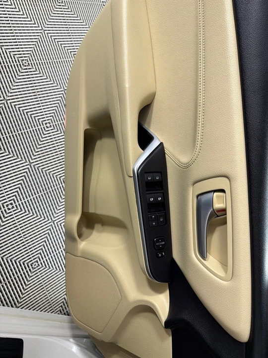 2015 Toyota Camry 7th Gen - Image 12 of 12