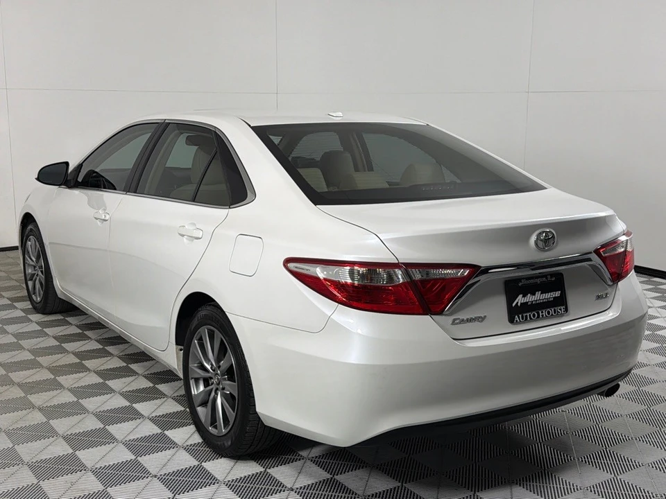 2015 Toyota Camry 7th Gen - Image 7 of 12