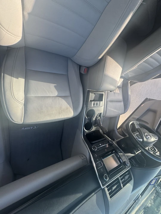 2015 Toyota Camry 7th Gen - Image 14 of 21
