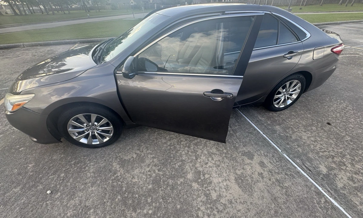 2015 Toyota Camry 7th Gen - Image 13 of 21
