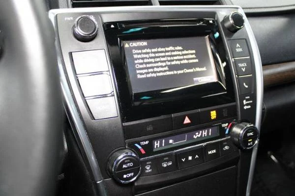 2015 Toyota Camry 7th Gen - Image 16 of 21