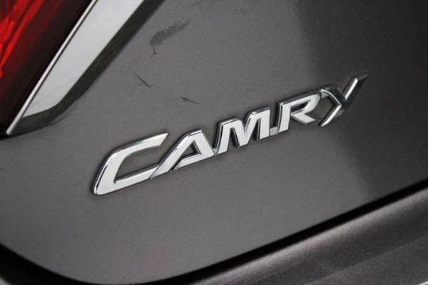 2015 Toyota Camry 7th Gen - Image 8 of 21