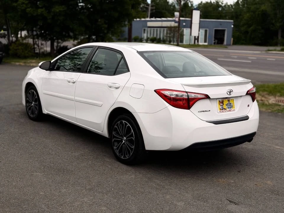 2015 Toyota Corolla 11th Gen - Image 11 of 20