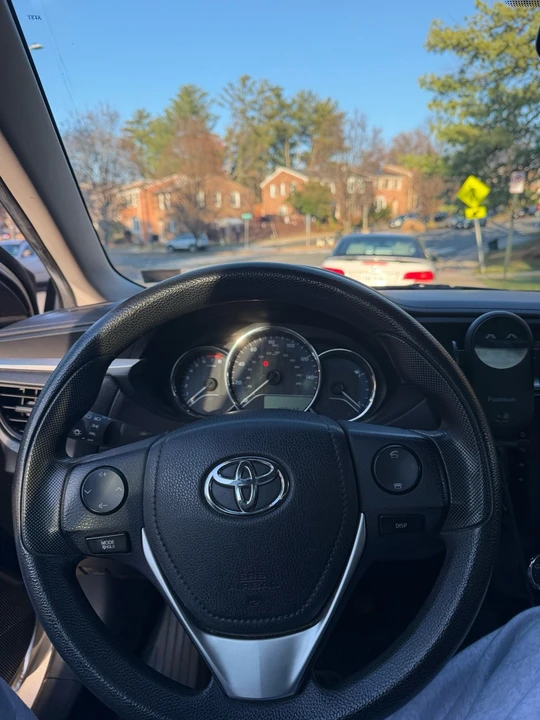 2015 Toyota Corolla 11th Gen - Image 6 of 9
