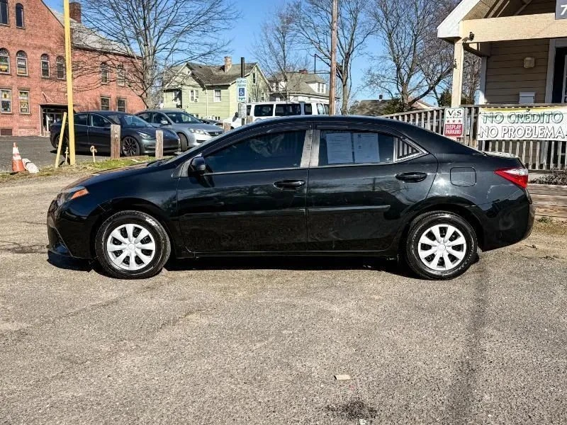 2015 Toyota Corolla 11th Gen - Image 8 of 12