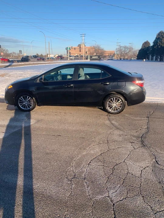 2015 Toyota Corolla 11th Gen - Image 12 of 21