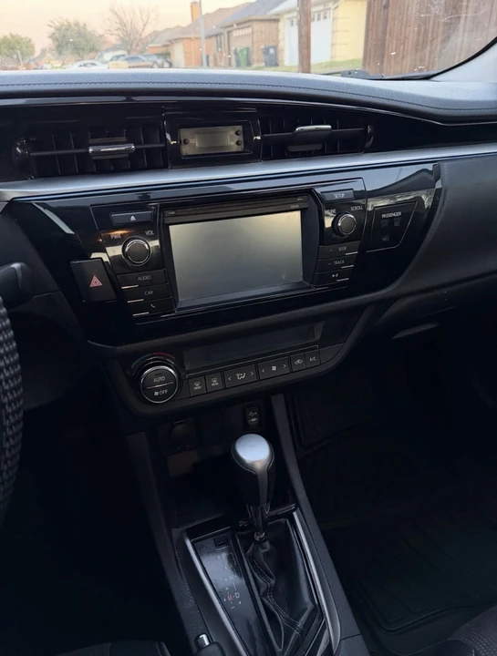 2015 Toyota Corolla 11th Gen - Image 10 of 11
