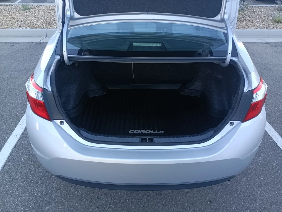 2015 Toyota Corolla 11th Gen - Image 9 of 18