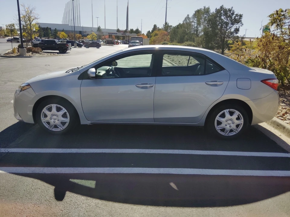 2015 Toyota Corolla 11th Gen - Image 4 of 18