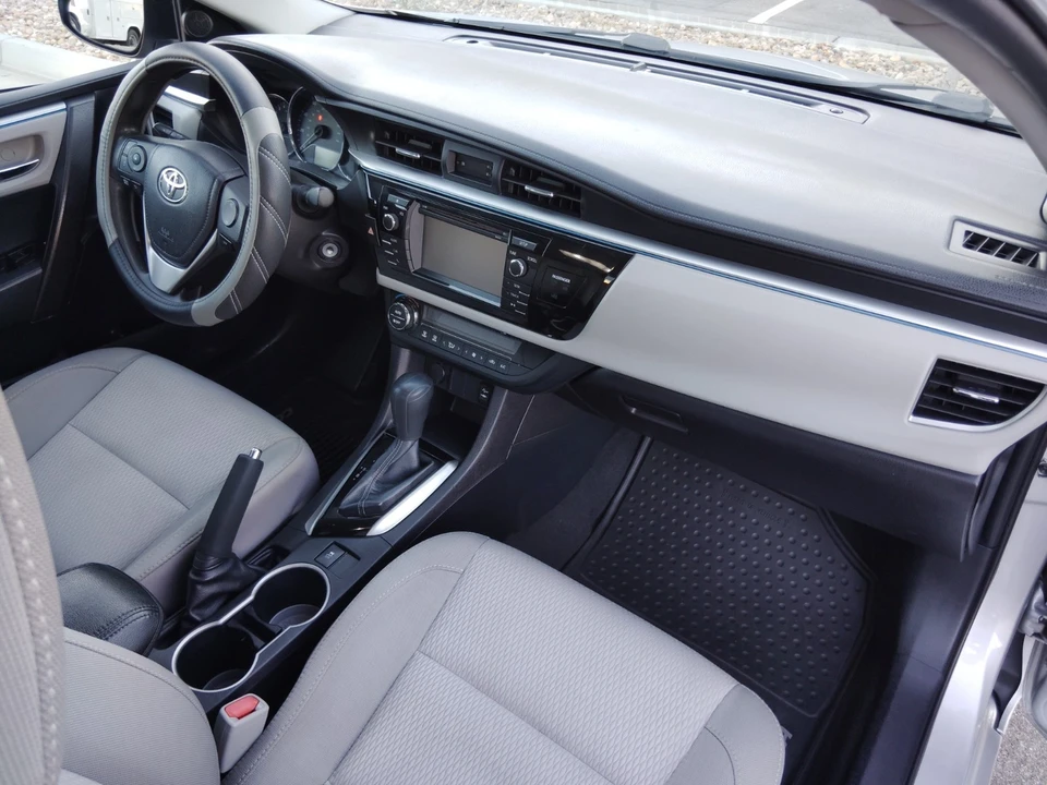 2015 Toyota Corolla 11th Gen - Image 14 of 18