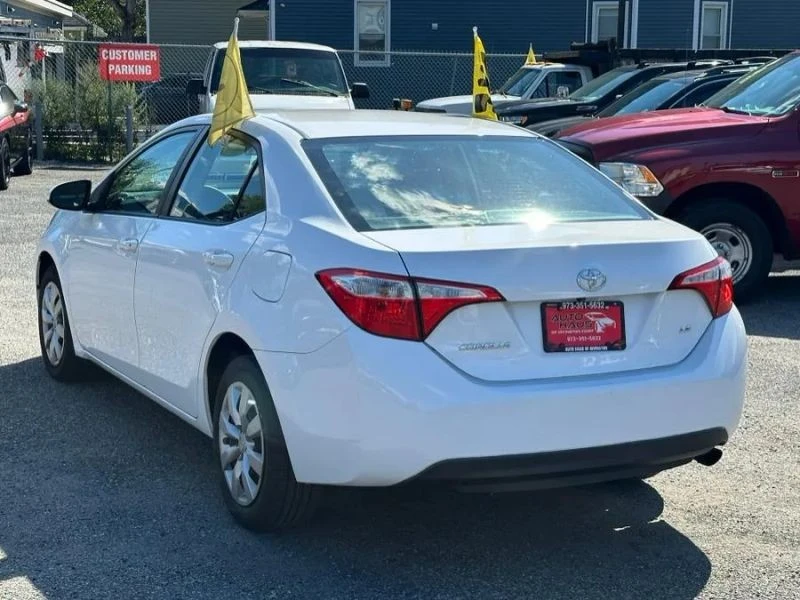 2015 Toyota Corolla 11th Gen - Image 6 of 12