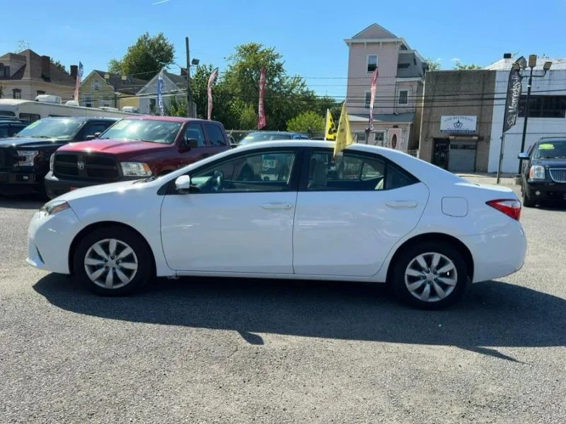 2015 Toyota Corolla 11th Gen - Image 8 of 12