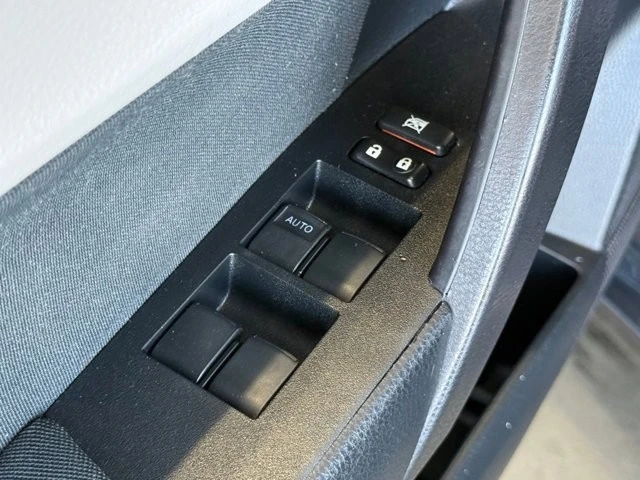 2015 Toyota Corolla 11th Gen - Image 20 of 21