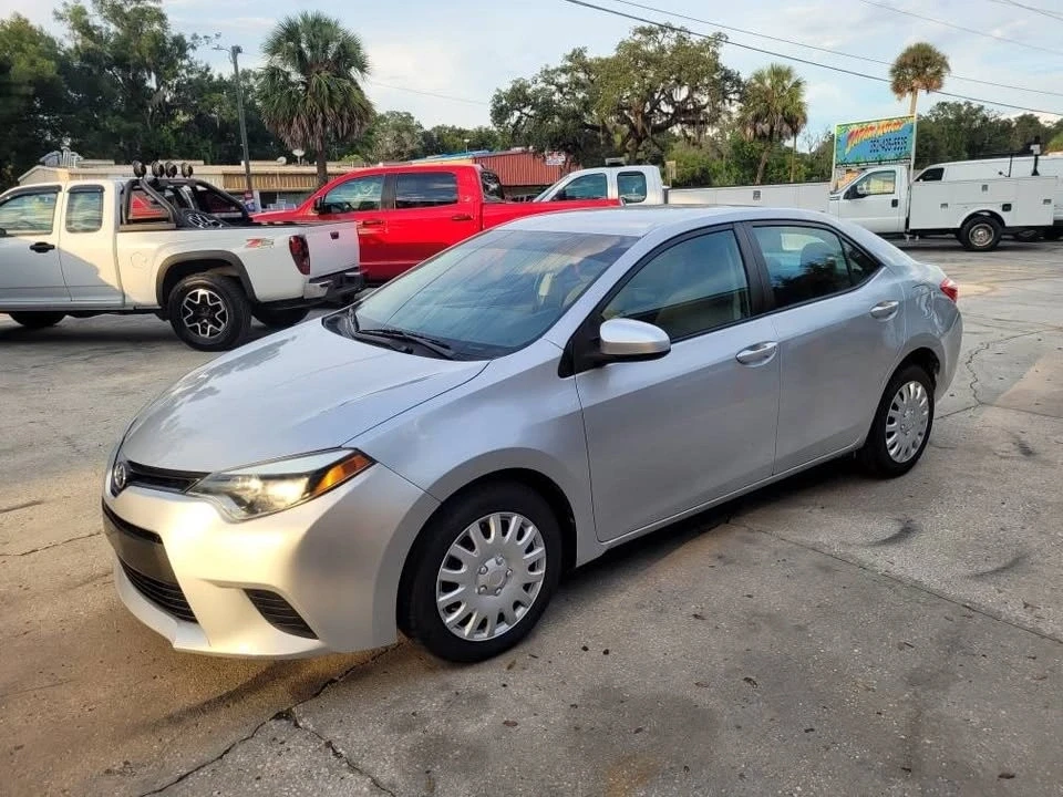 2015 Toyota Corolla 11th Gen - Image 2 of 12