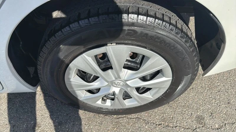2015 Toyota Corolla 11th Gen - Image 9 of 12