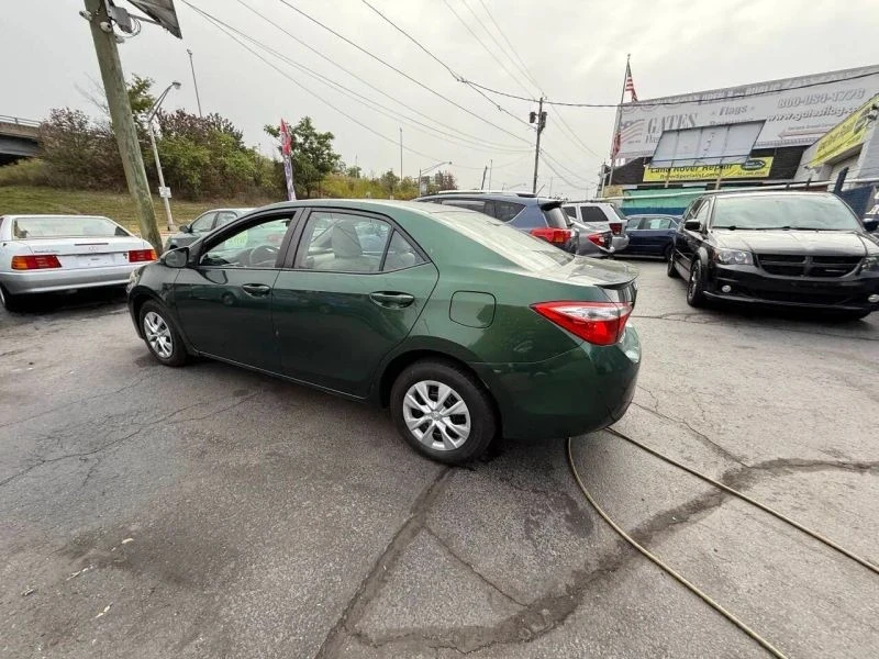 2015 Toyota Corolla 11th Gen - Image 9 of 12