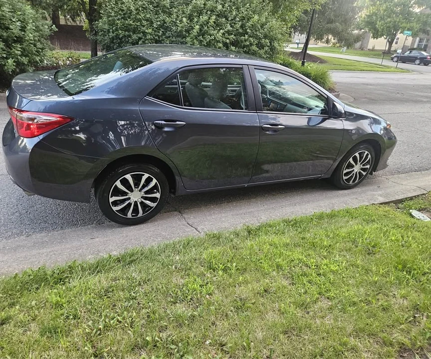 2015 Toyota Corolla 11th Gen - Image 3 of 9