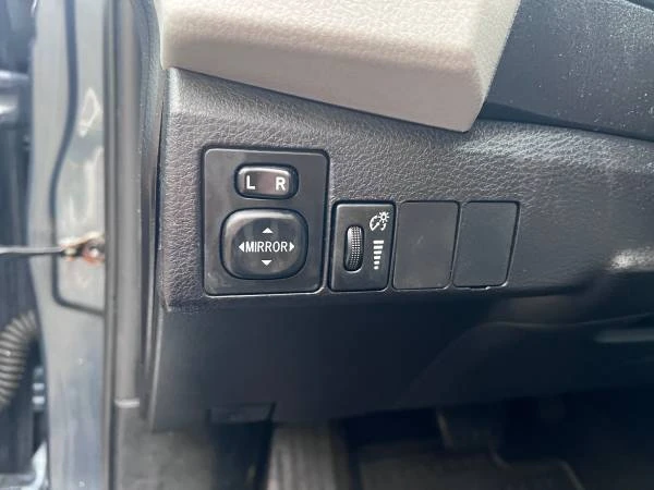 2015 Toyota Corolla 11th Gen - Image 19 of 21