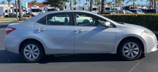 2015 Toyota Corolla 11th Gen - Image 6 of 8