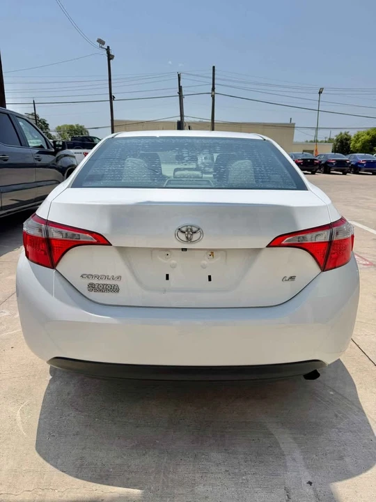 2015 Toyota Corolla 11th Gen - Image 5 of 10
