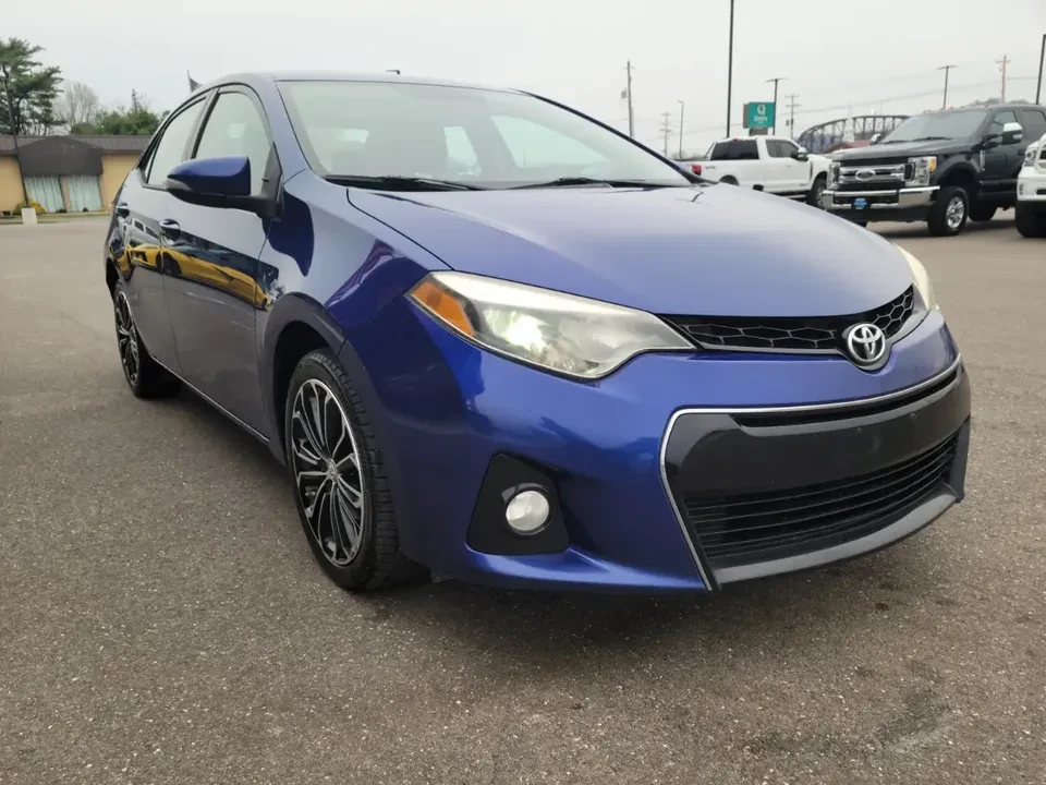 2015 Toyota Corolla 11th Gen - Image 3 of 19