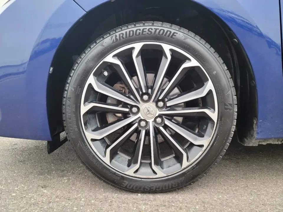 2015 Toyota Corolla 11th Gen - Image 17 of 19