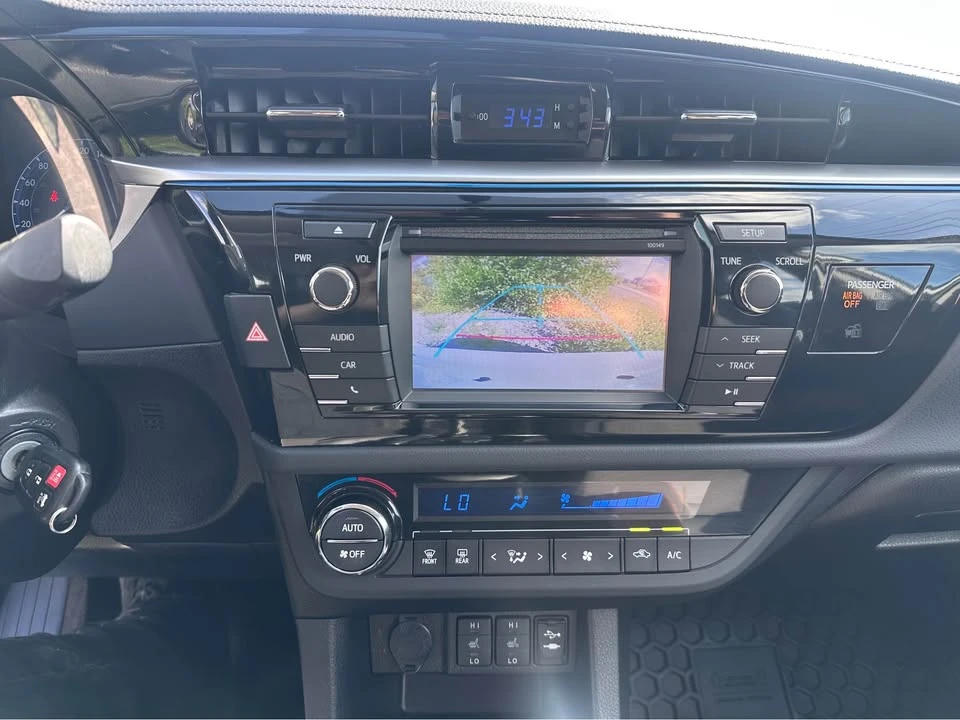 2015 Toyota Corolla 11th Gen - Image 12 of 15
