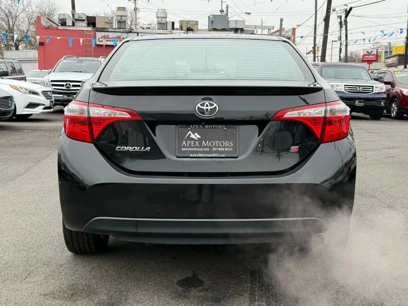2015 Toyota Corolla 11th Gen - Image 9 of 12