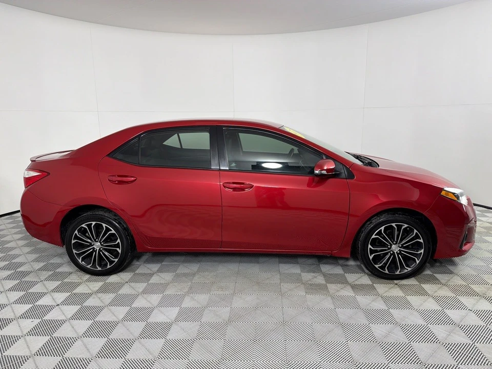 2015 Toyota Corolla 11th Gen - Image 4 of 12