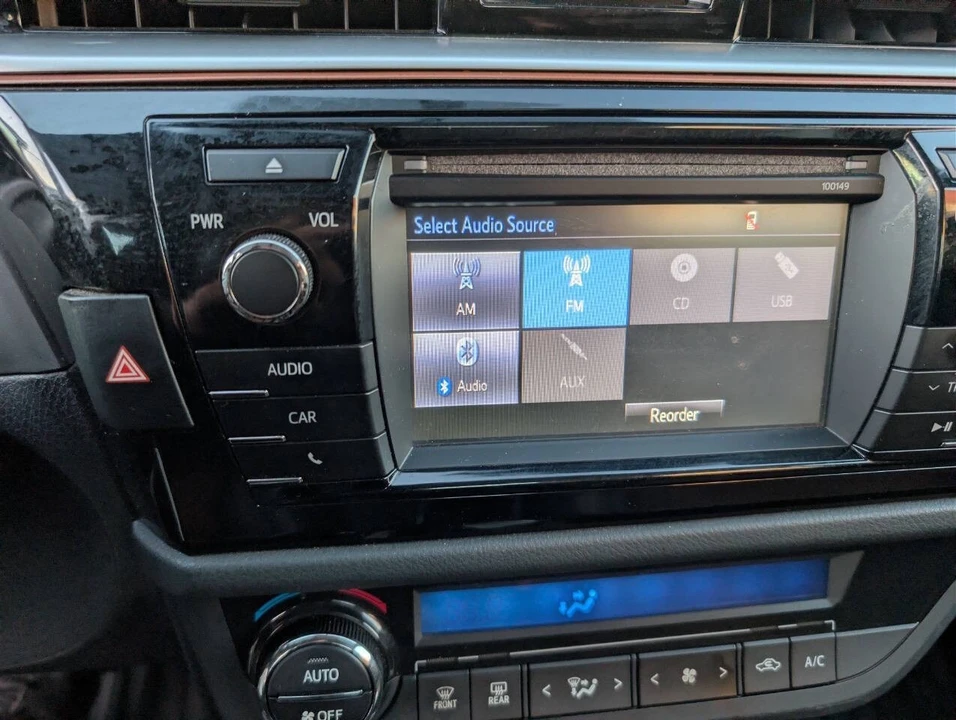 2015 Toyota Corolla 11th Gen - Image 13 of 15