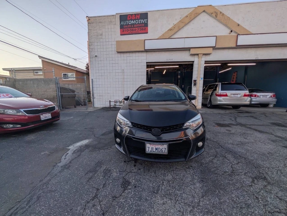 2015 Toyota Corolla 11th Gen - Image 10 of 15